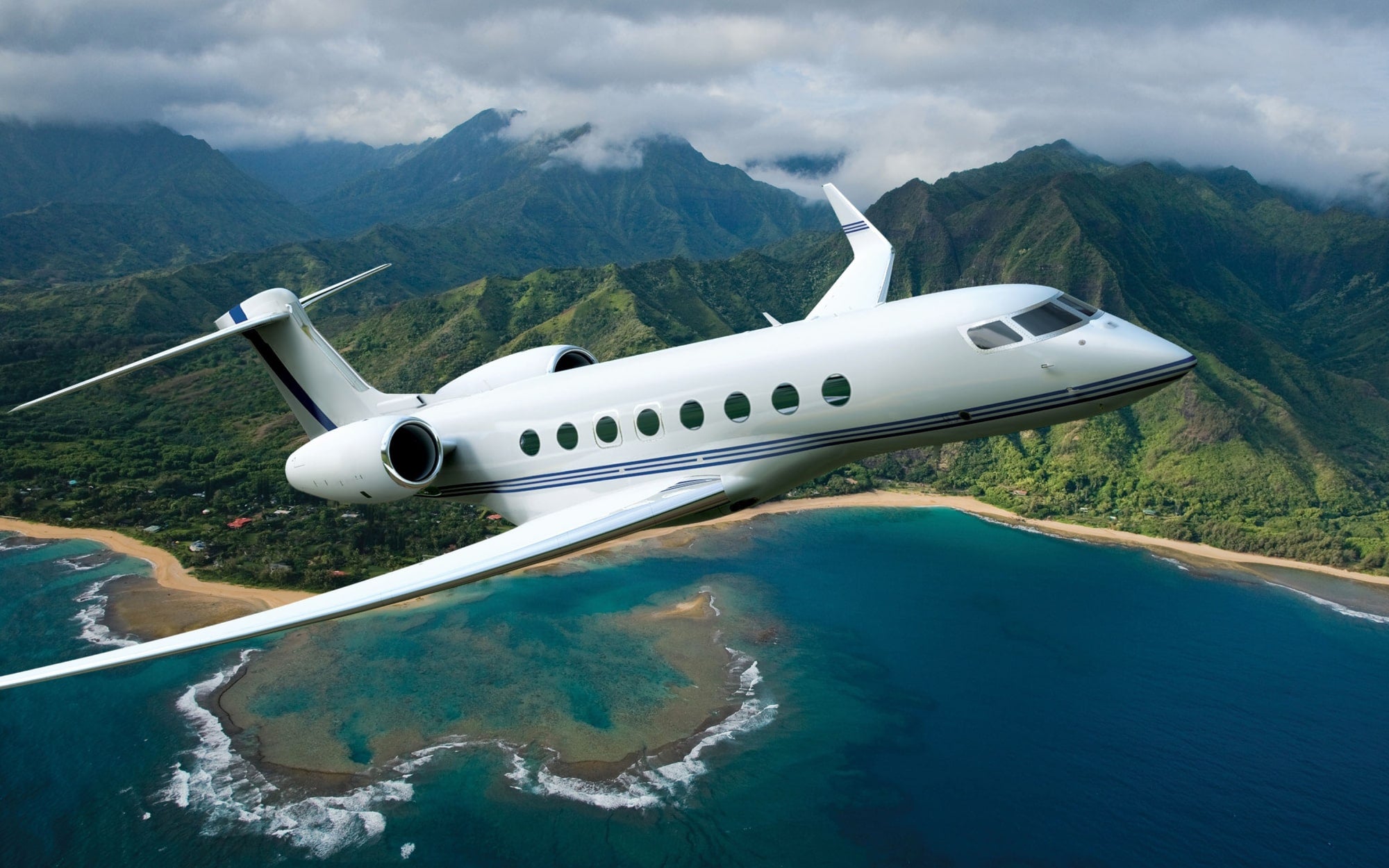 Holiday Gift Guide for the Jetsetter in Your Life: – Throwing Doubles